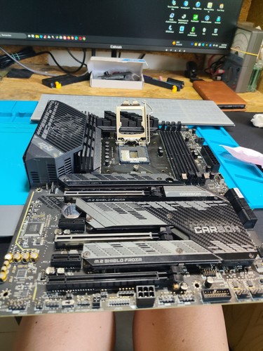Carte mère msi z590 - mère, carbon